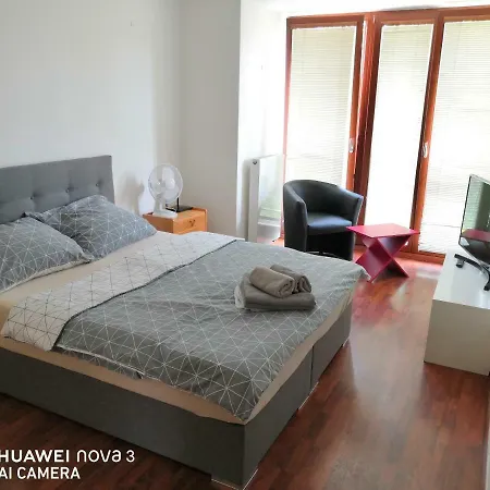 Δωμάτια σε οικογενειακή κατοικία Egara
